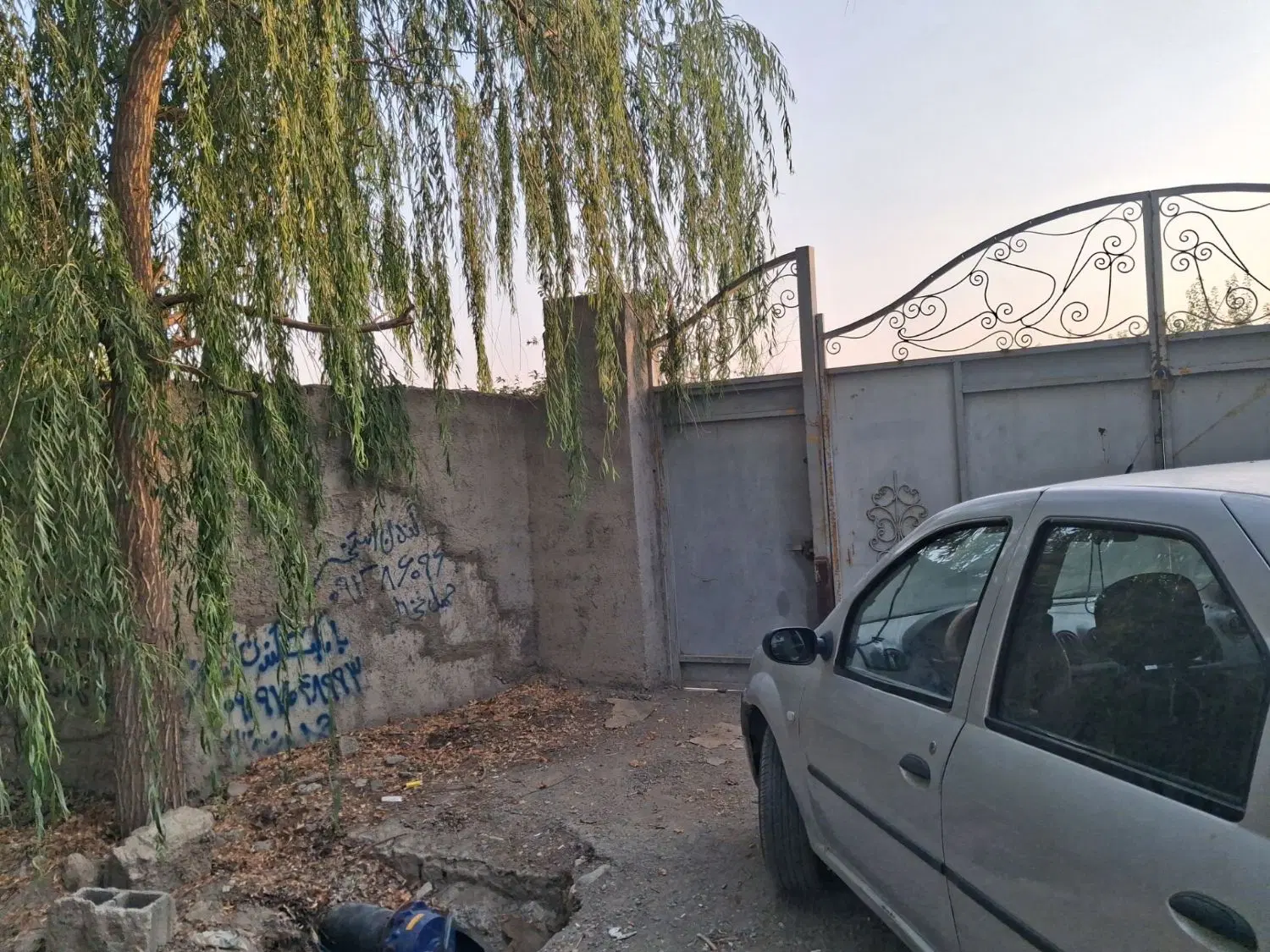 زمین در سرخاب
