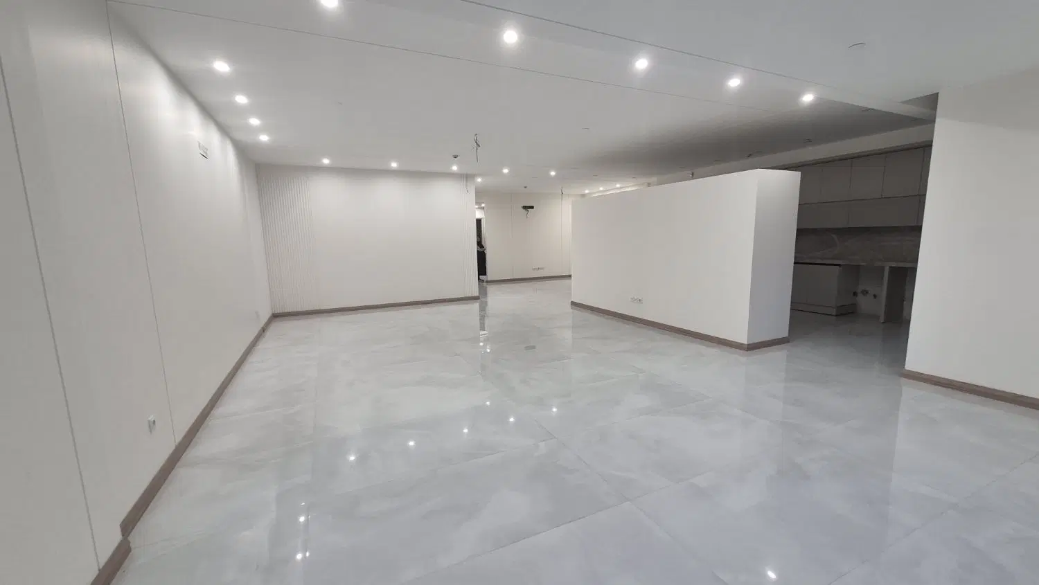 آپارتمان ۲۰۵ متر صفر کلاهدوز ۲۳