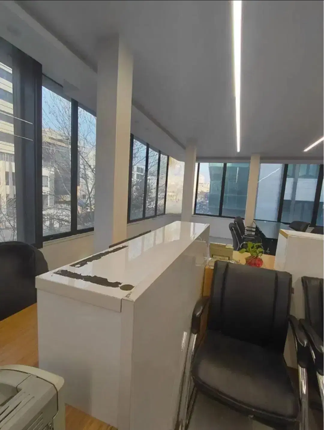 ۱۱۰مترسنداداری برخیابان مطهری نبش سنندج