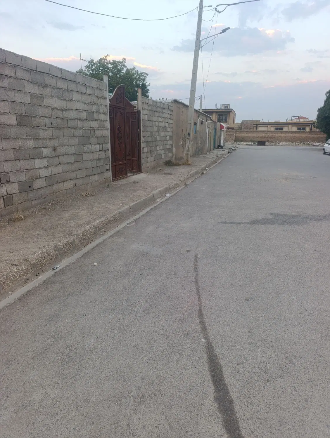 زمین چهار دیواری
