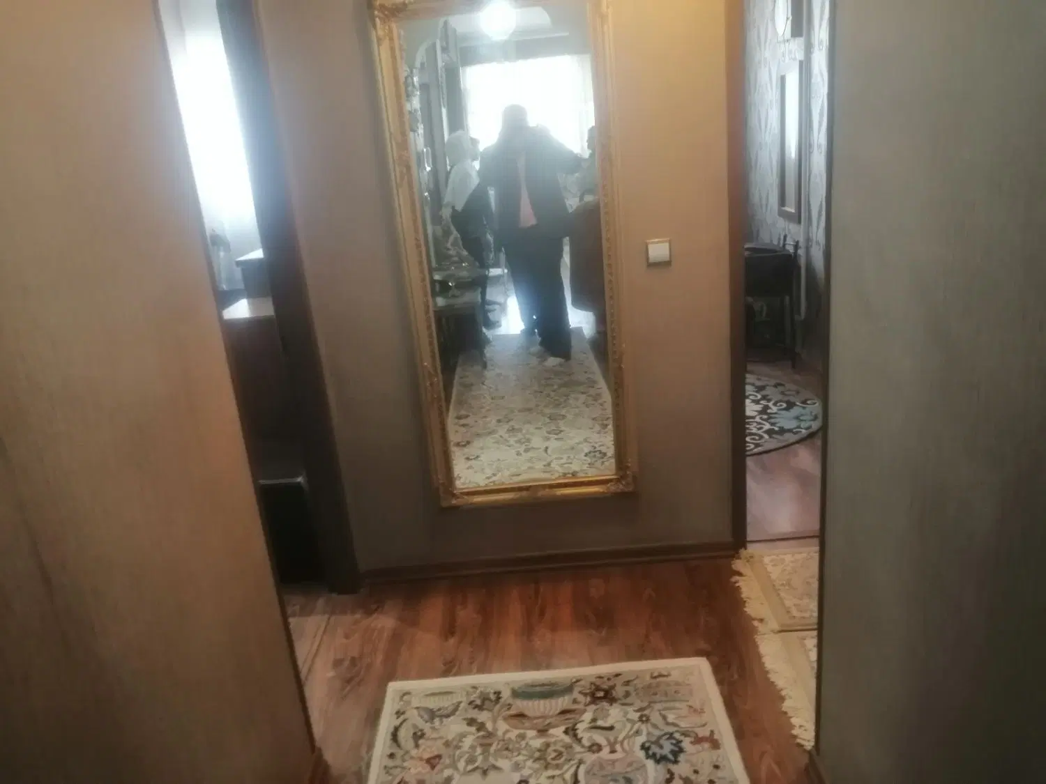 متر 118   نبش حسابی 42