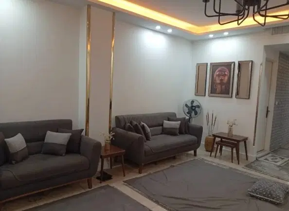 78 متری 2 خوابه  بازسازی شده