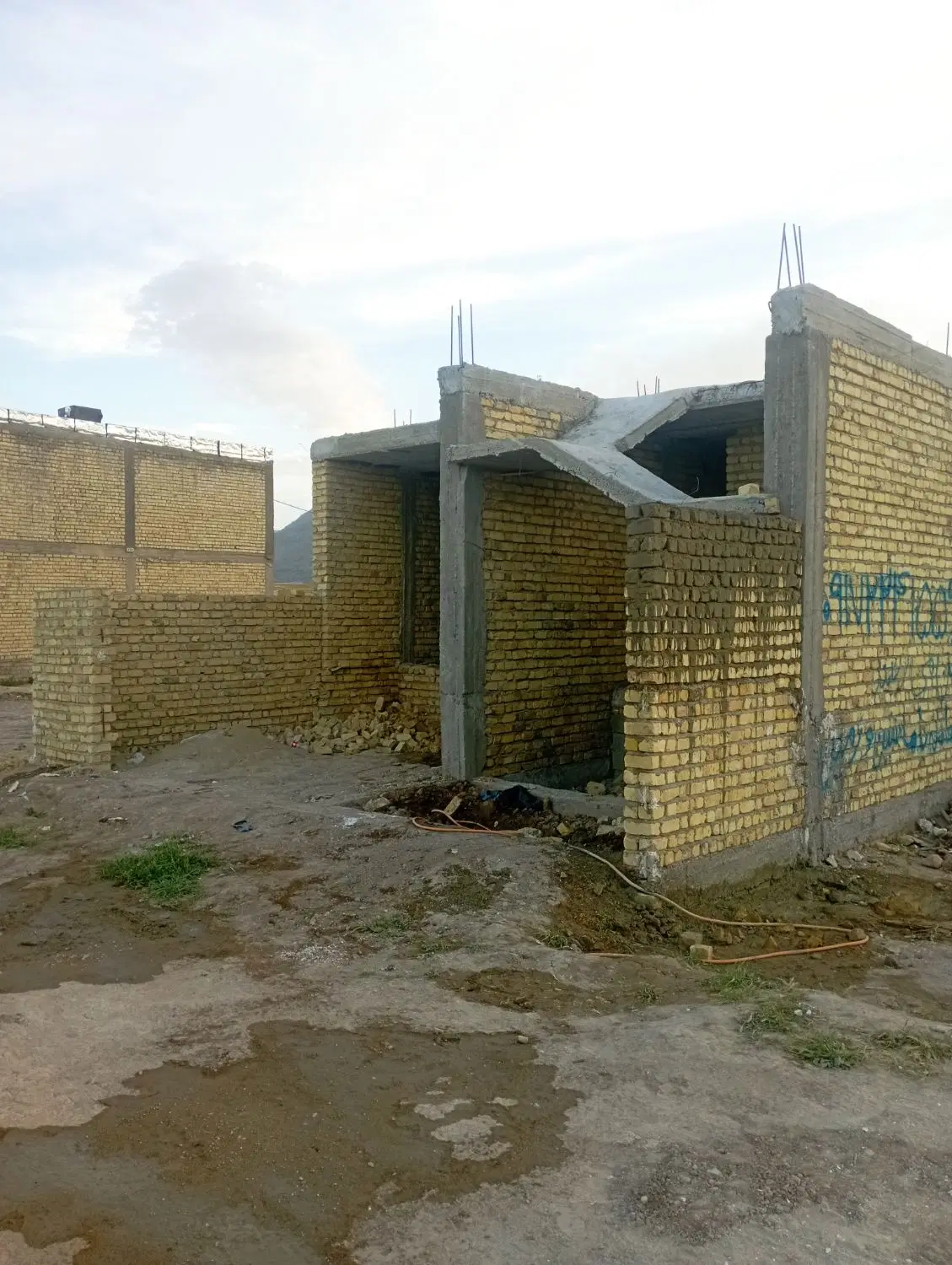 اسکلت شاپورجان