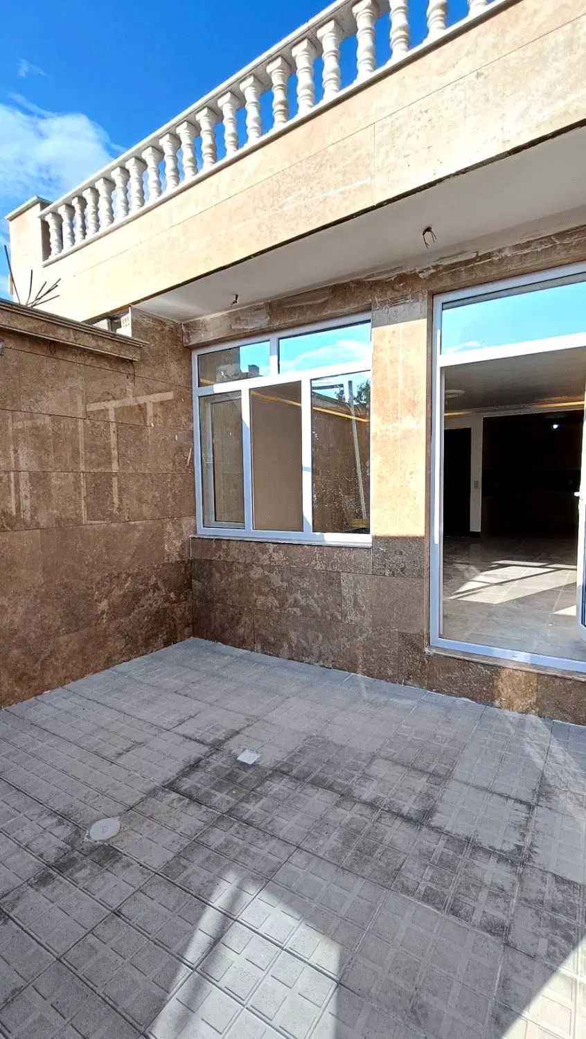 ساختمان نوساز ۹۲ متری کوی چرمی