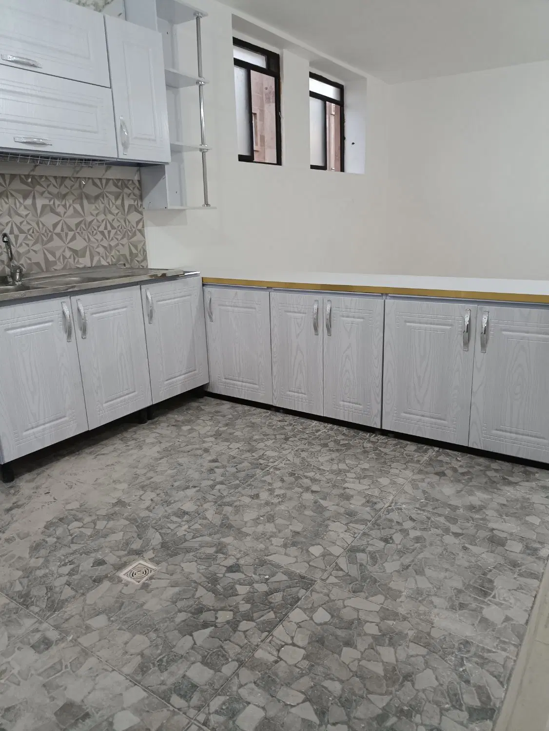 رهن و اجاره آپارتمان دوخوابه صد متری
