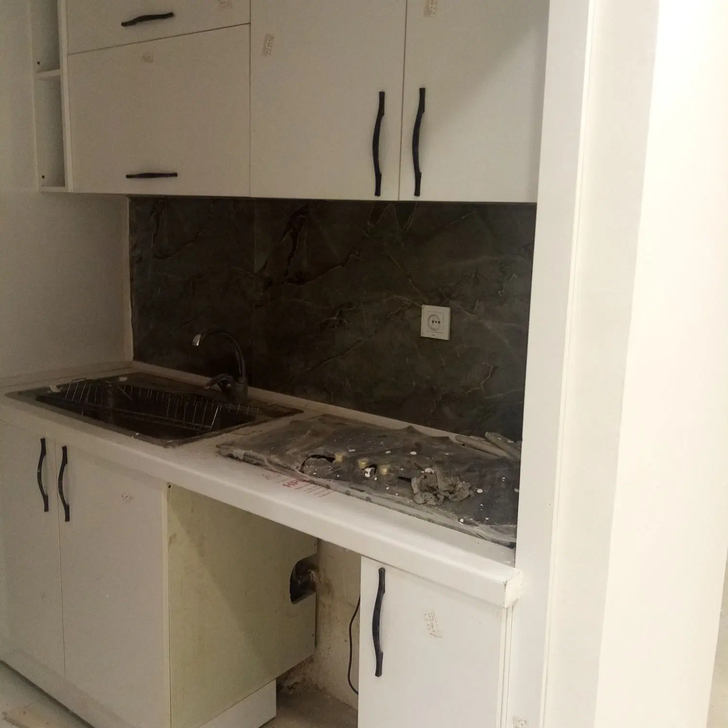 آپارتمان فروشی حاشیه خیابان عامل