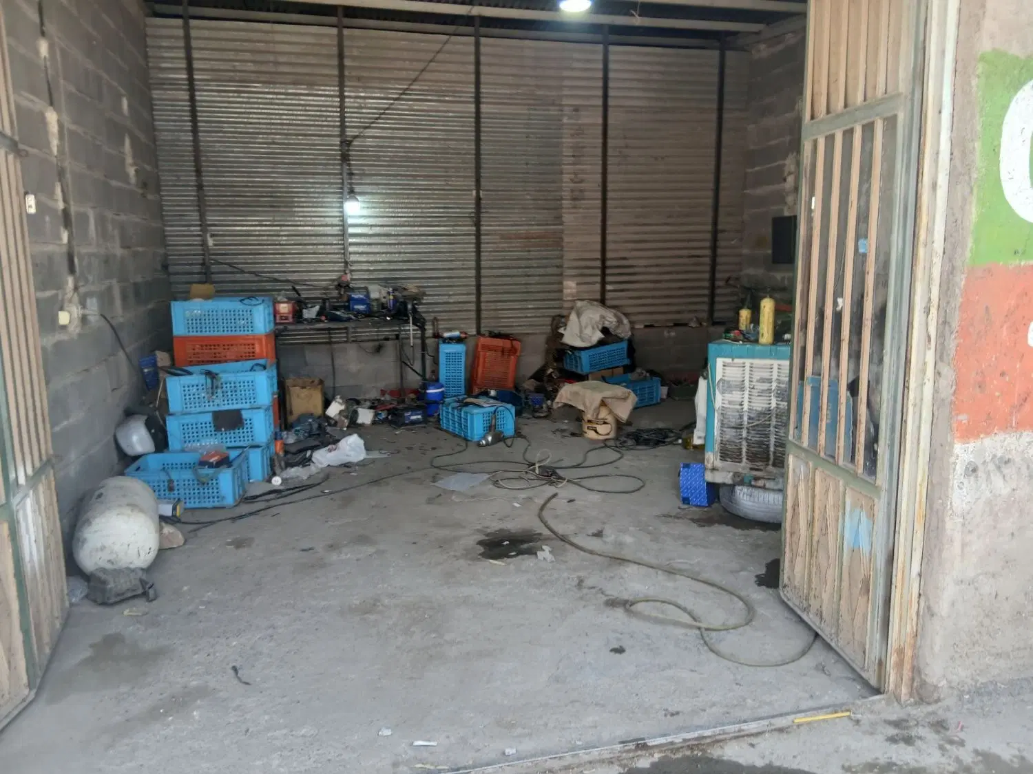 مغازه باطری سازی