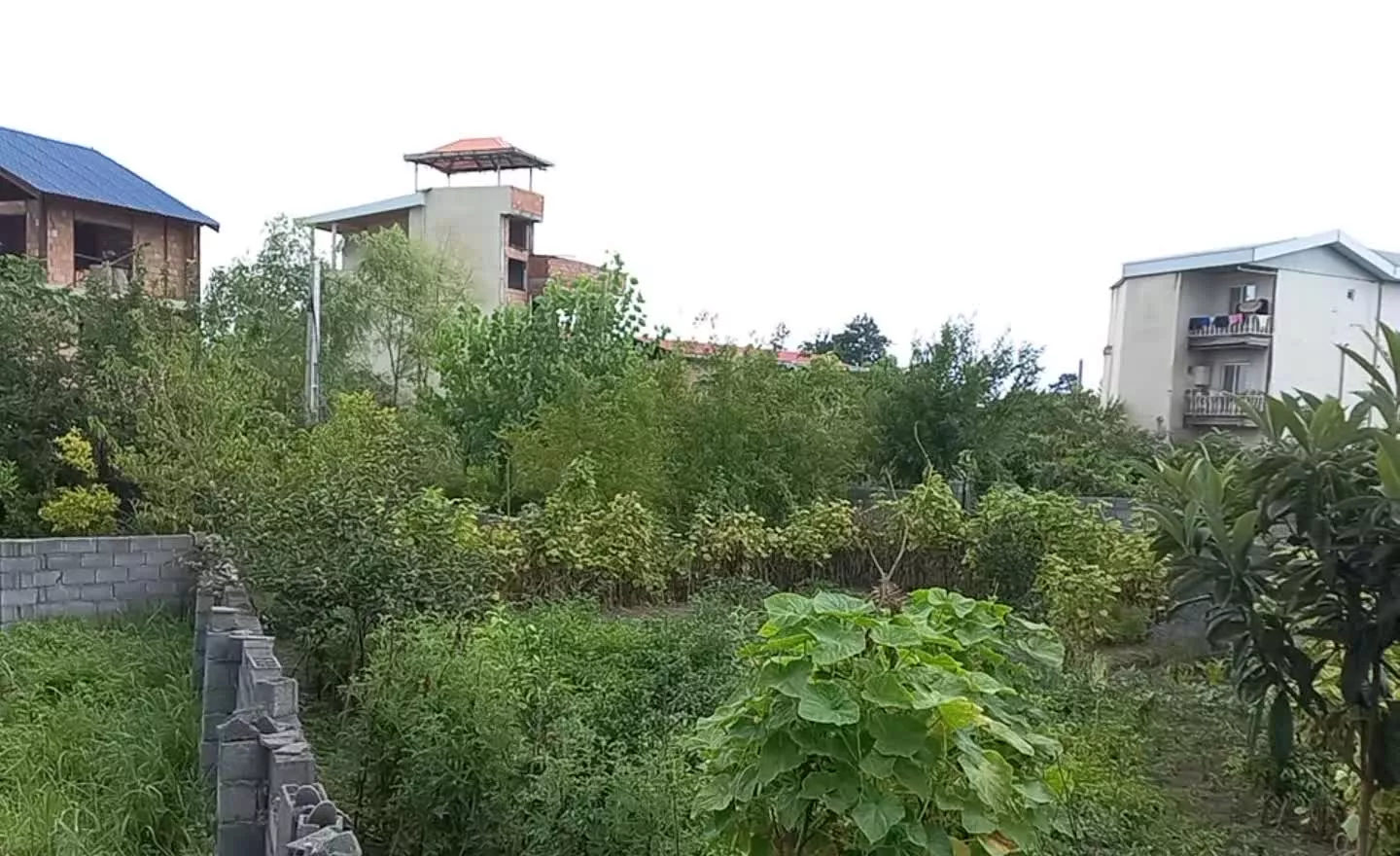 زمین فروشی