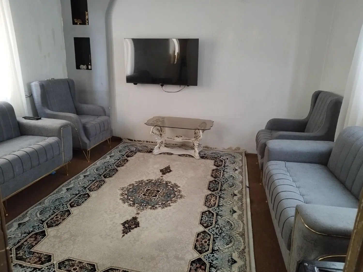 خونه قدیمی و نقلی اجاره داده میشود