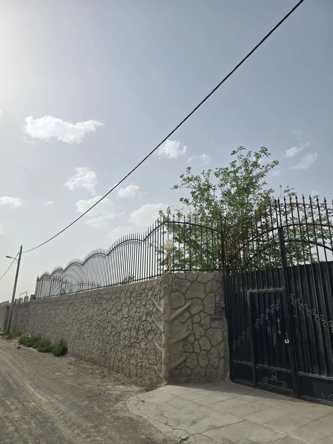 چهاردیواری۴۰۰متری_دسترسی قوی_ ویژه سرمایه گذاری