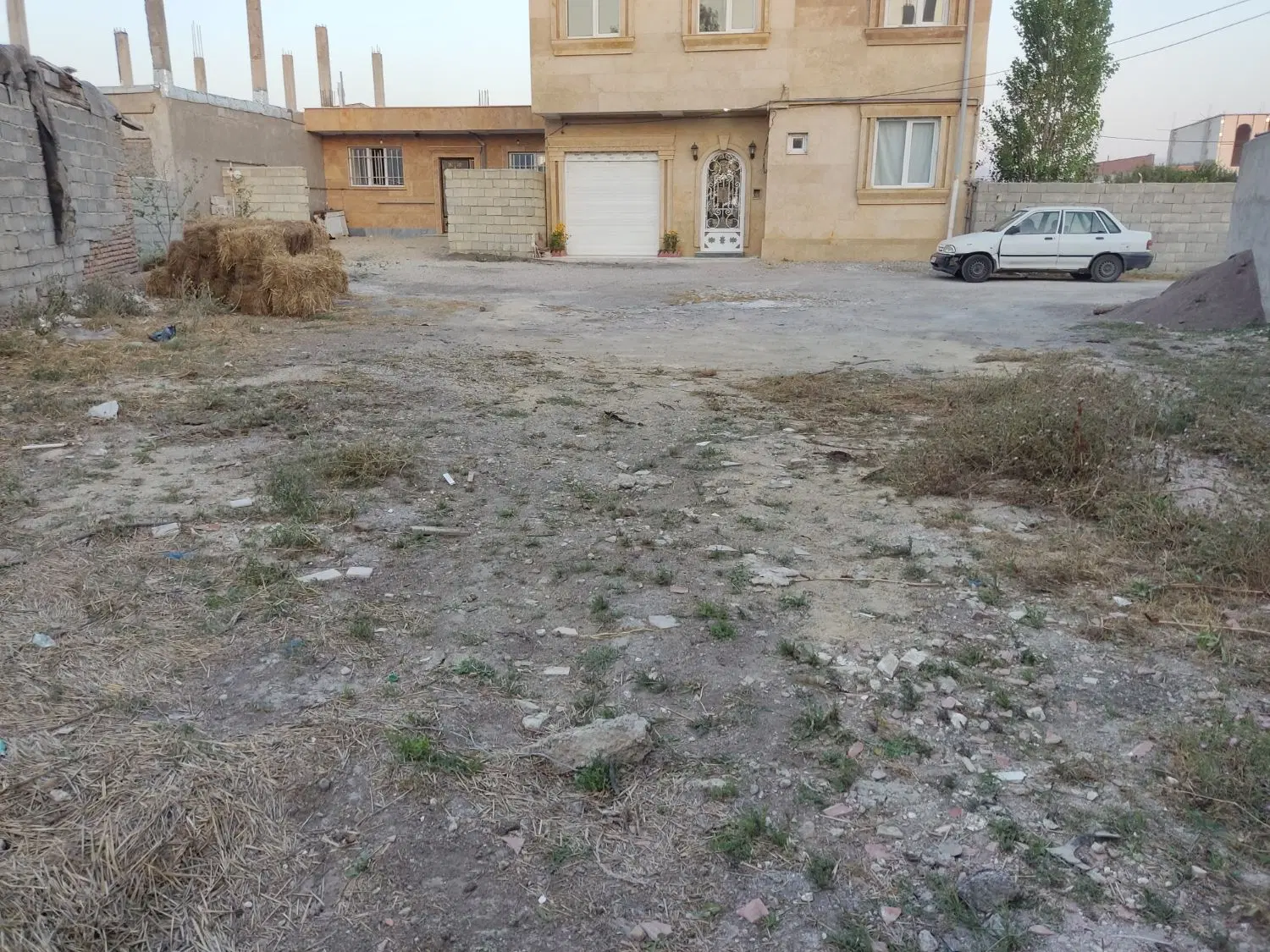 یک قطعه زمین مسکونی در شهرستان آبیگلو
