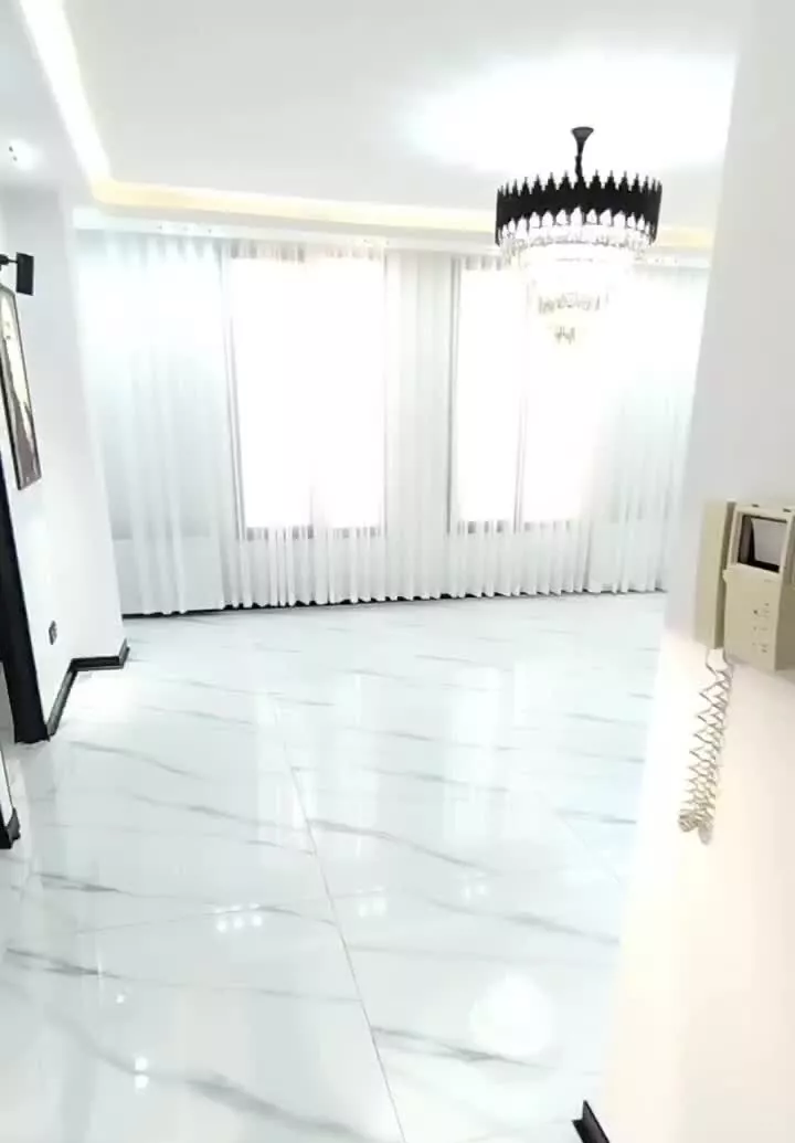 ۷۲متر_طبقه۲ کم واحد_سندتک برگ_سالن پرده خور_فوری