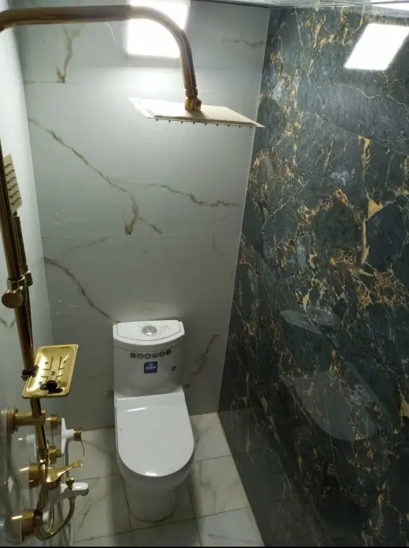 یک‌و‌نیم طبقه نقلی شیک نوساز نزدیک خیابان اصلی