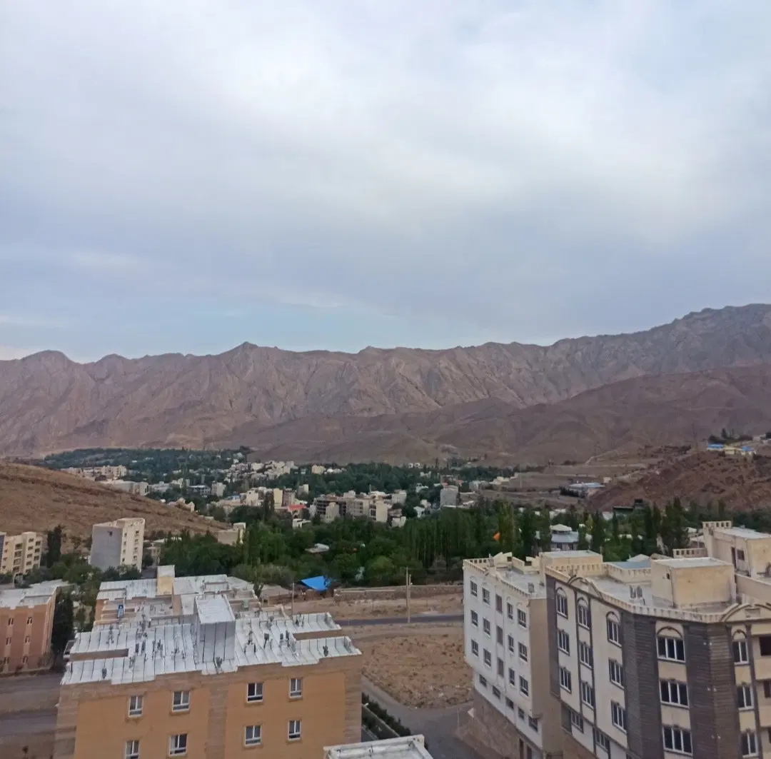 واحد خشک ۱۰۰ متر   (ویو ابدی از شمال و جنوب)