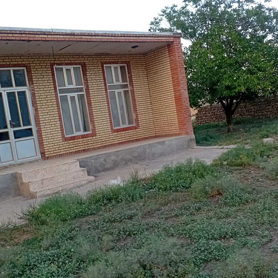 خونه ویلایی ۶۷۰متر دونبش کنار خیابان
