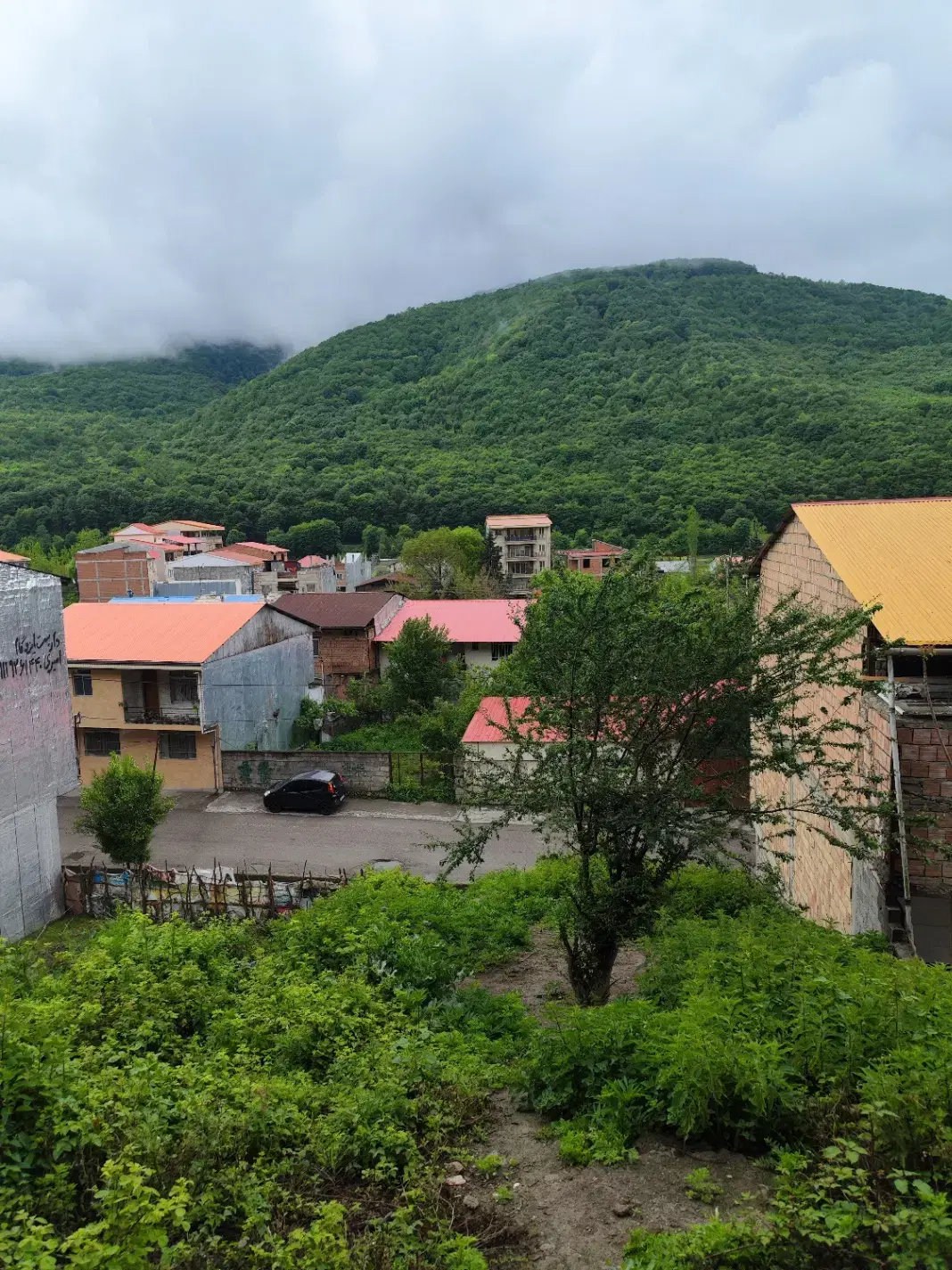 ۳۰۳ متر زمین مسکونی ،زیراب