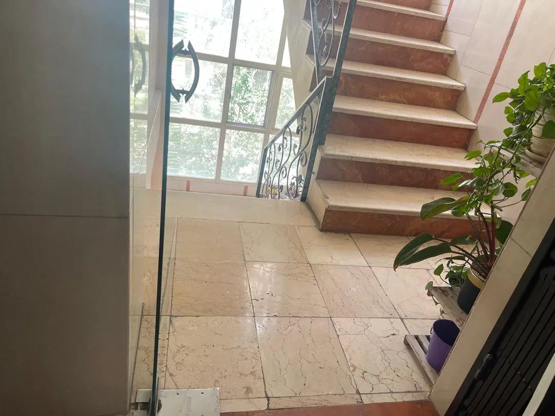 آپارتمان ۸۶ متری خیابان کاشان خیابان لازار