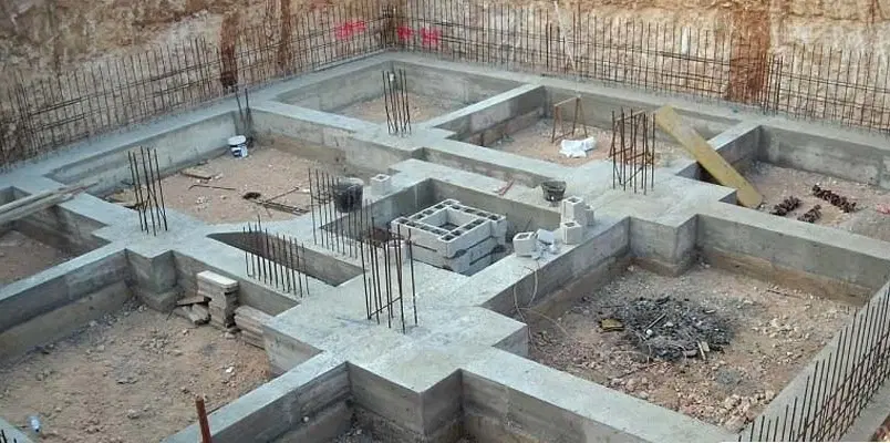 زمین ۵۷۰ متری با پروانه