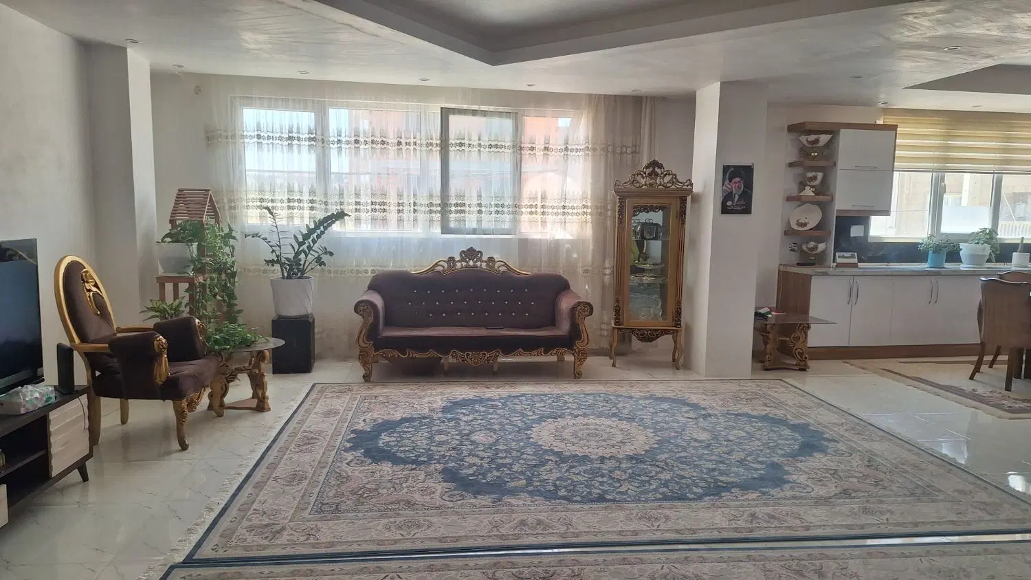 فروش آپارتمان درچهارراه میدان بار