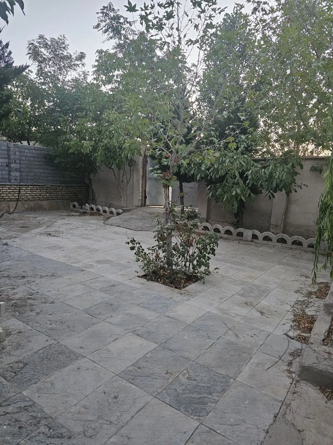 ۲۶۵ متر باغچه رودهن ۴۰ متر بنا