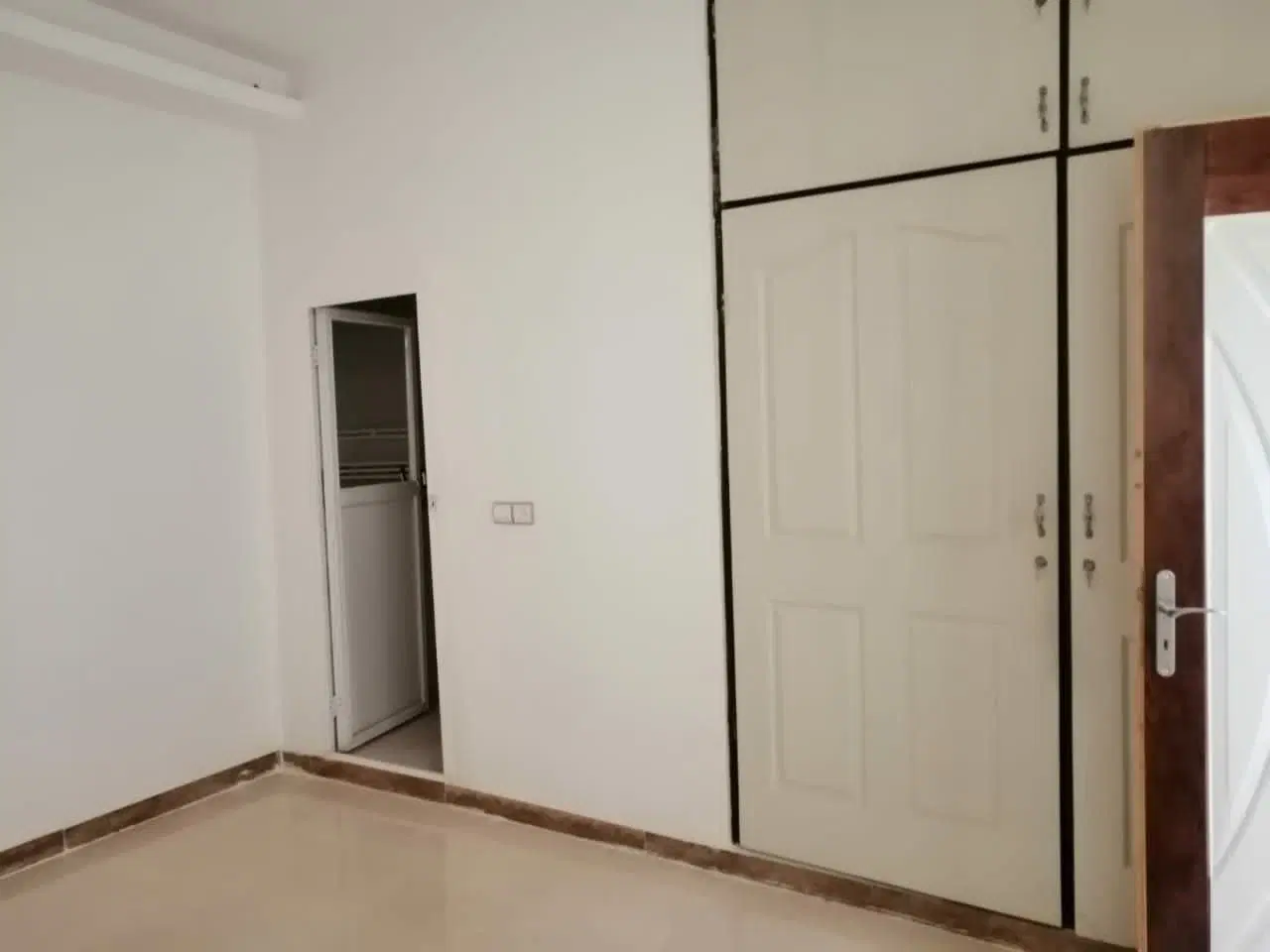 یک طبقه آپارتمان  عبور جدا شیک شهرک شهرداری