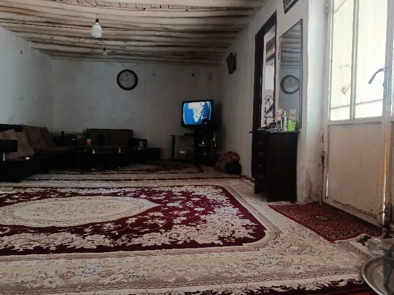 ملک در قصرشیرین