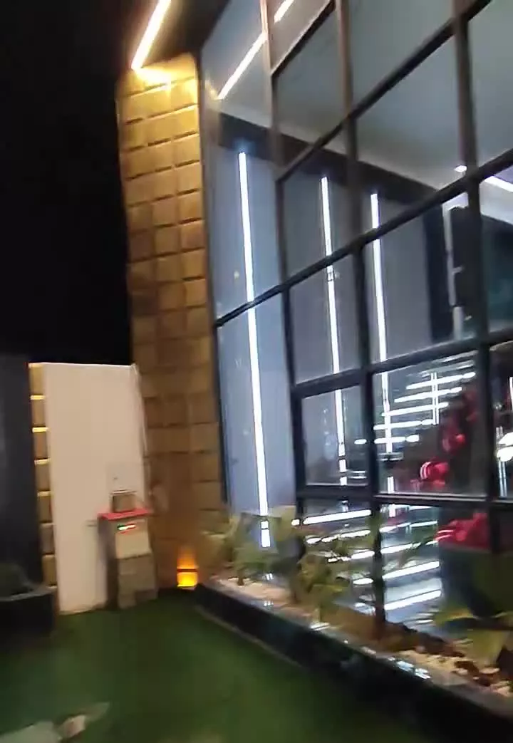 باغ ویلا عمارت استخر