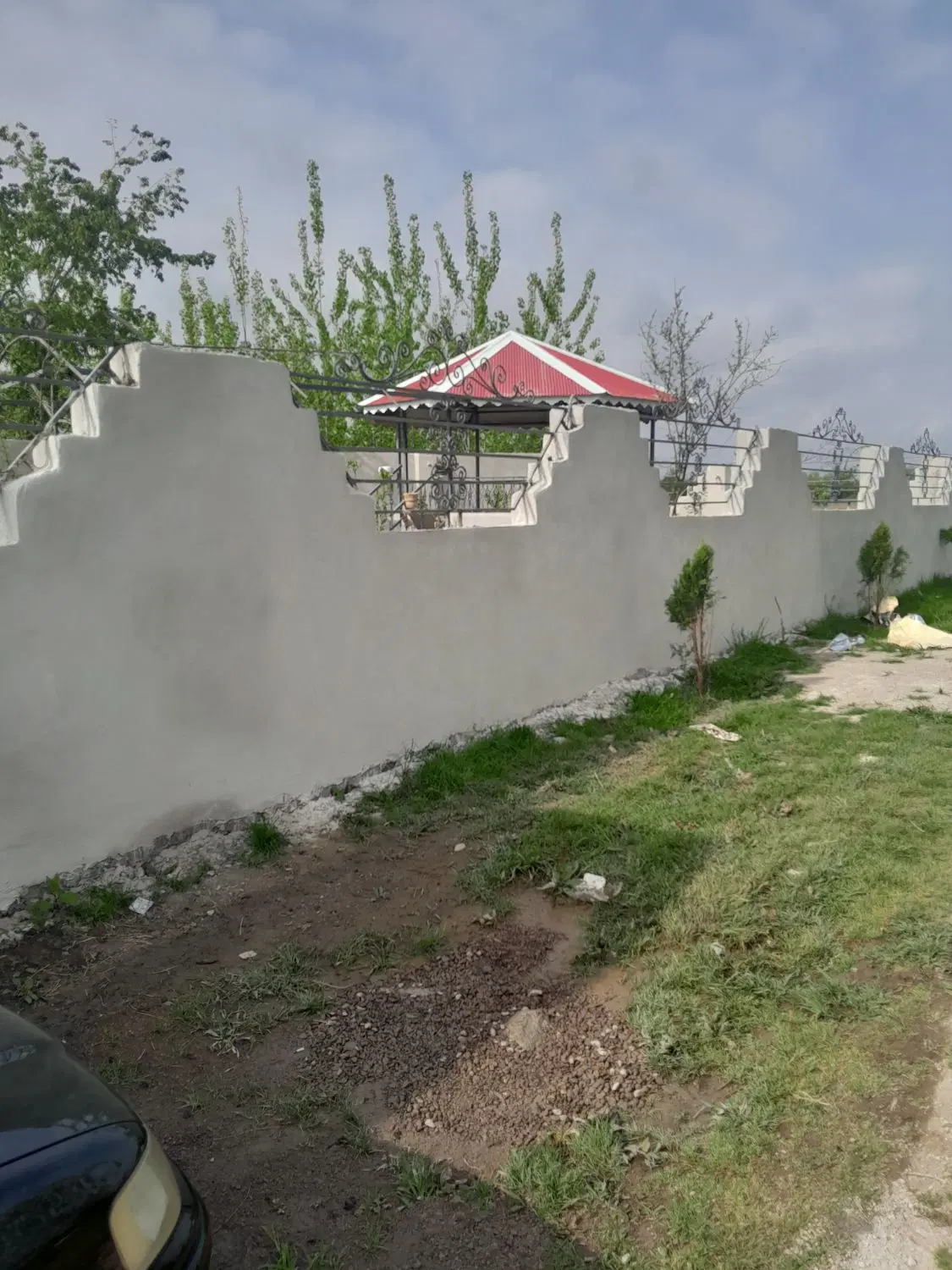 زمین باغی در محوطه زیبا ورویایی برای ارامش وتفریح