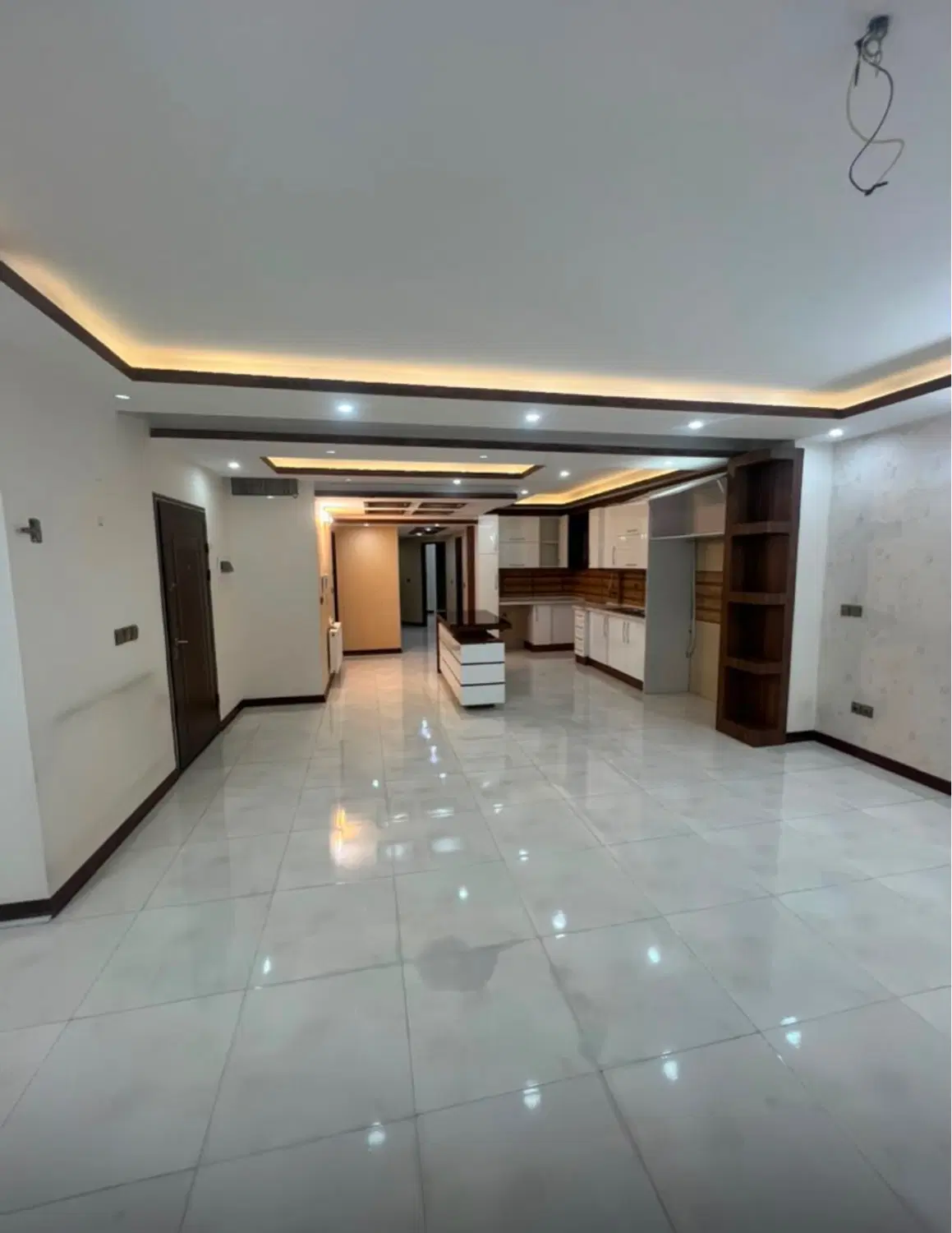 فروش یک واحد آپارتمان_فول امکانات_لوکیشن قوی