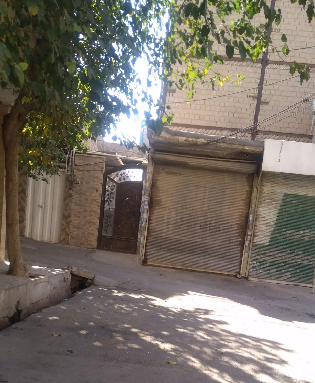 خانه ویلایی و مغازه