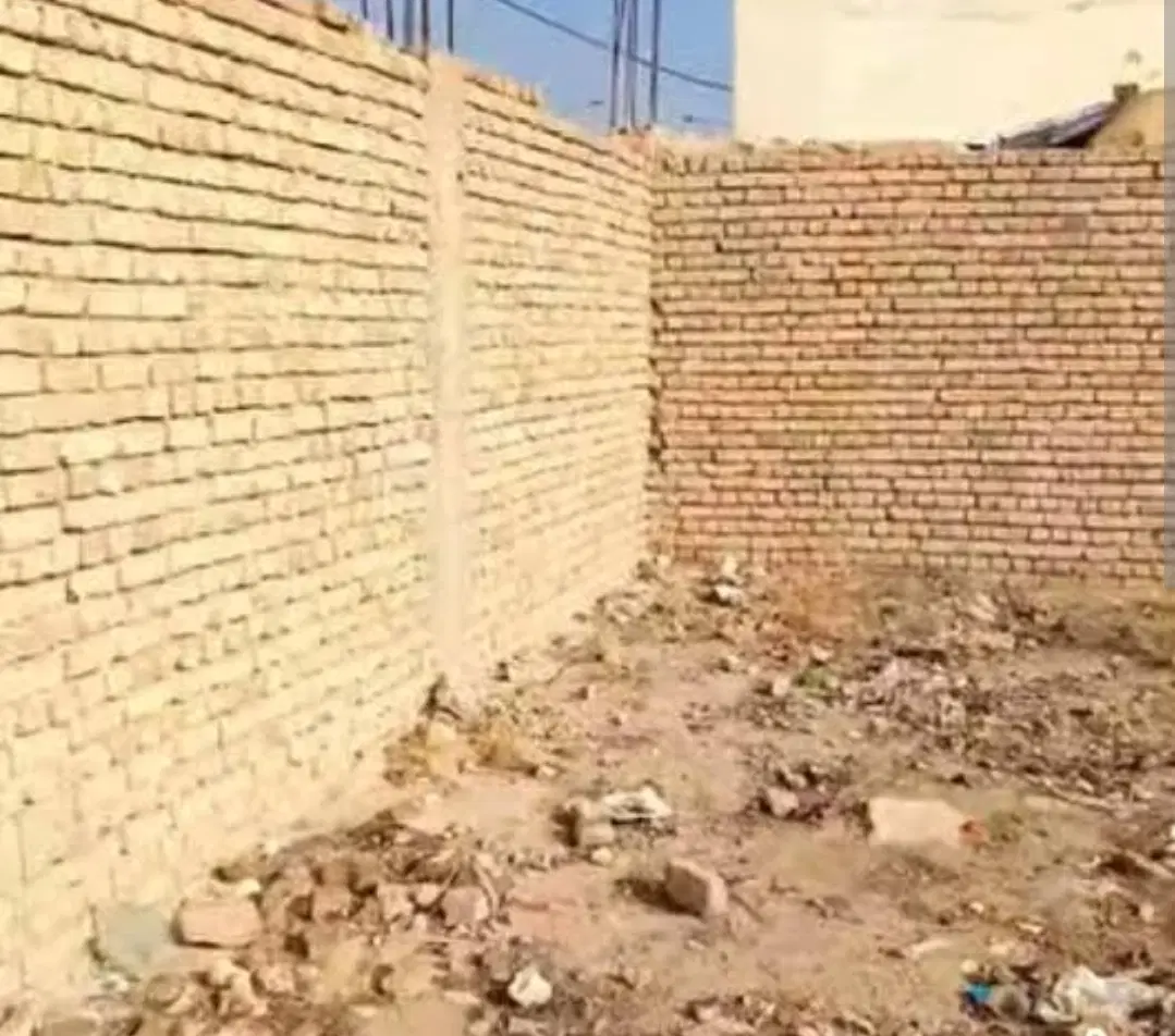 زمین چهار دیواری