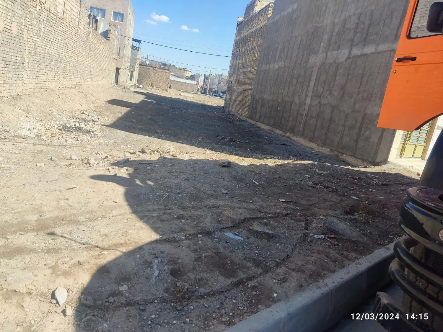 زمین 56مترجوادلئمه باپروانه