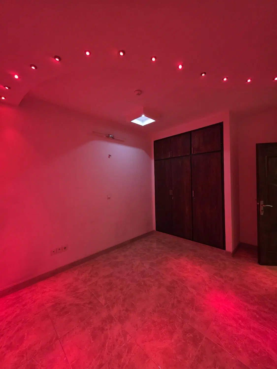 آپارتمان سه نبش تک واحدی سه خواب شیک