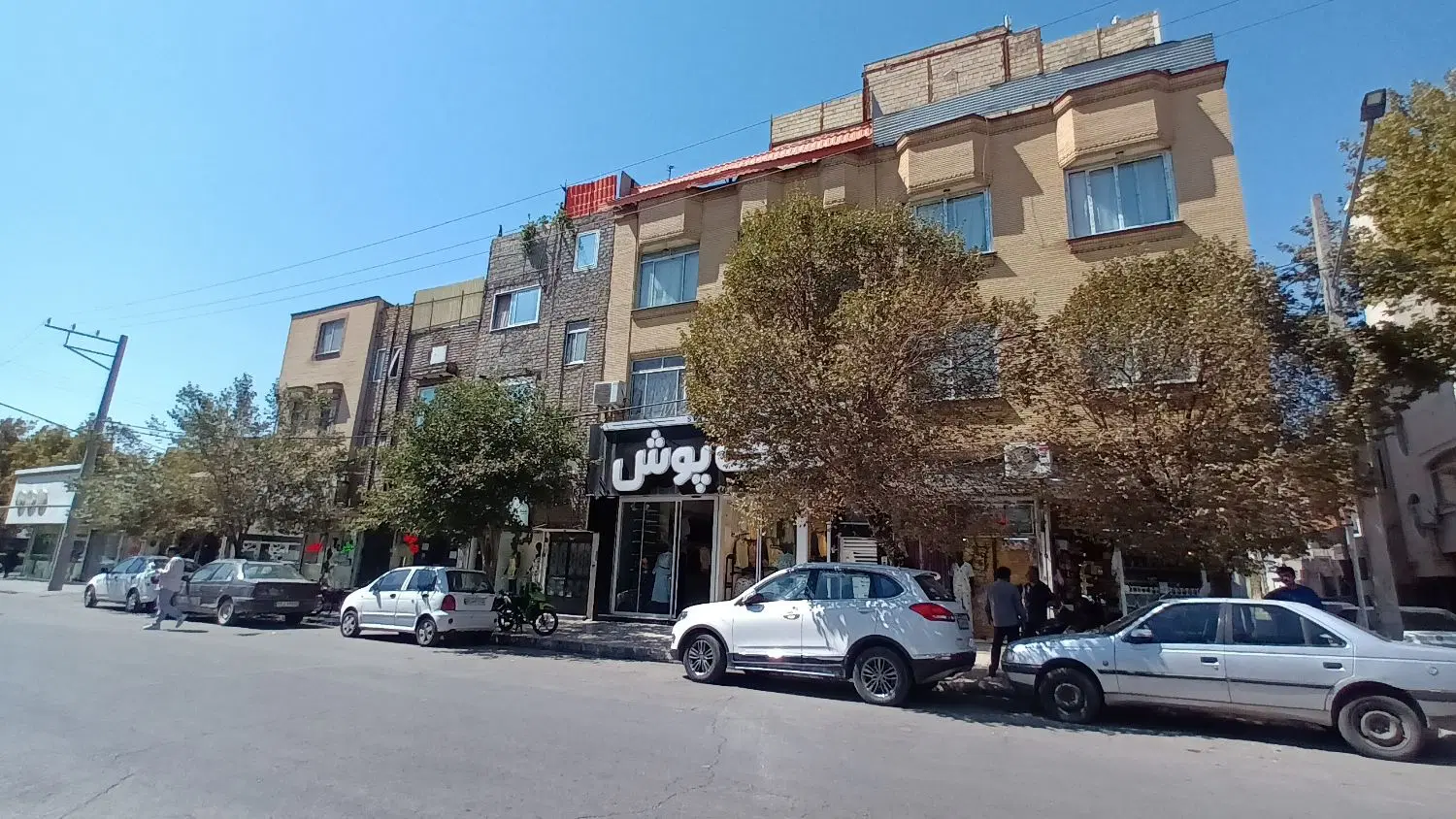 آپارتمان طبقه ۲و۳ و هوایی عبدالمطلب، حاشیه‌یاس