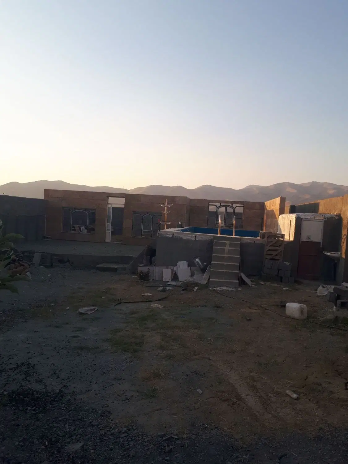 باغ ۷۰۰ متری