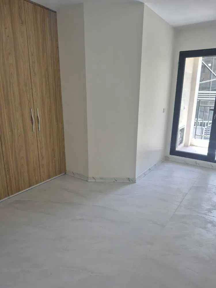 جردن ۹۰ متر ۲ خواب کلید نخورده