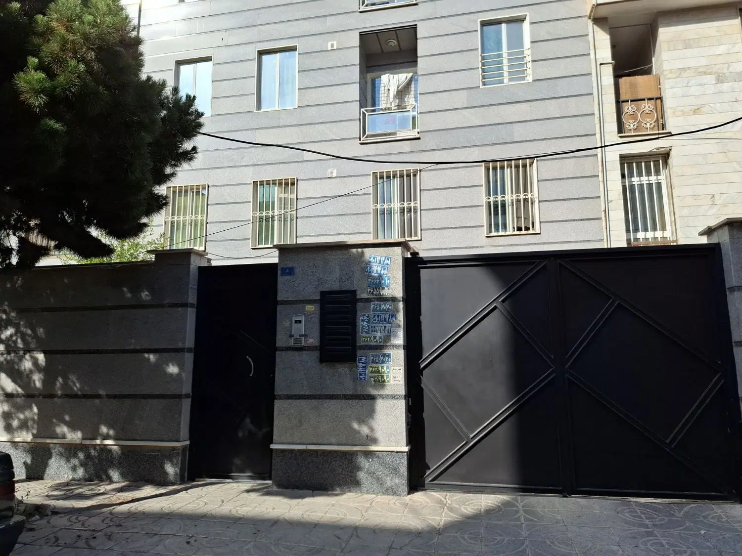 ۶۳ متر سند تک برگ_رزکان_زیر قیمت منطقه فروش فوری