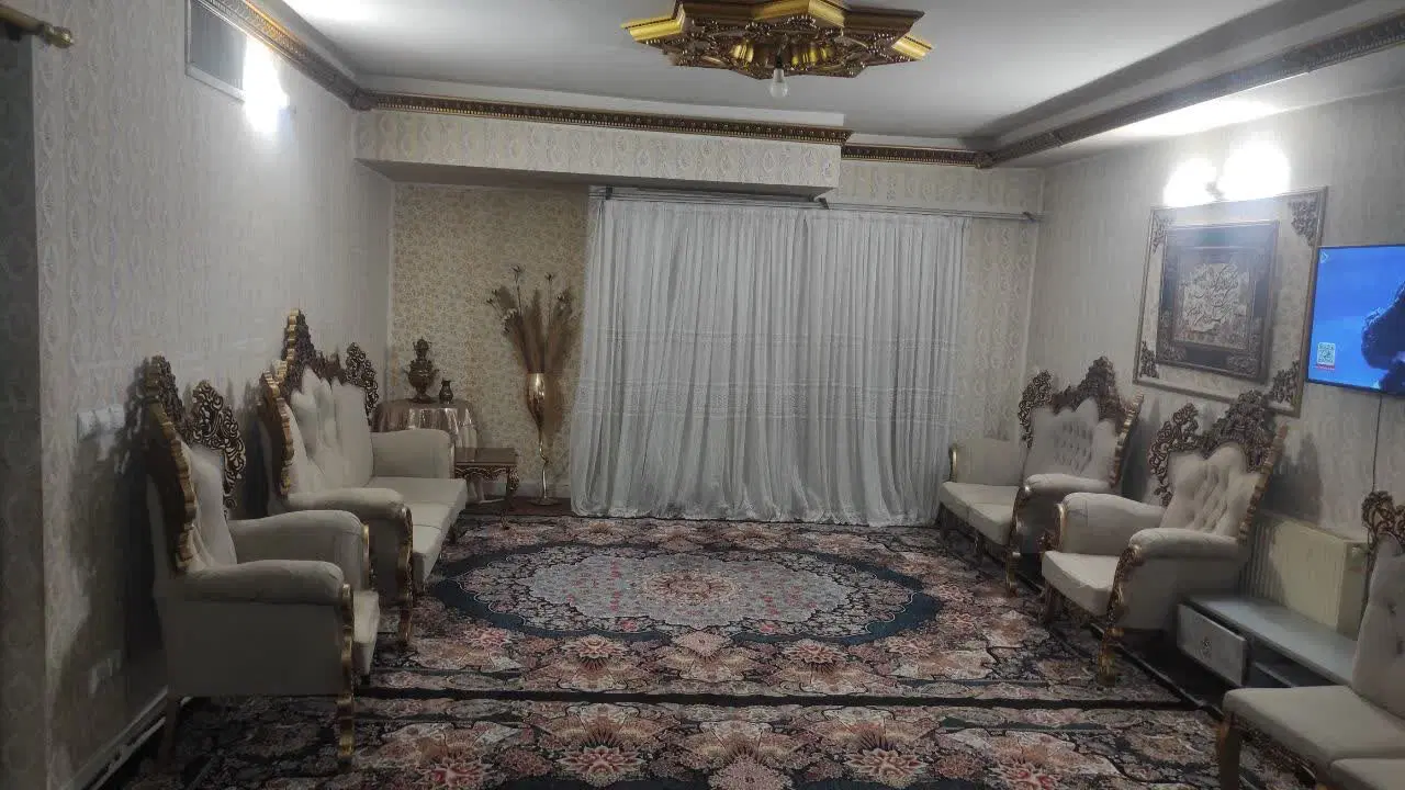 آپارتمان پونک رضوان 80متر پذیرایی بزرگ