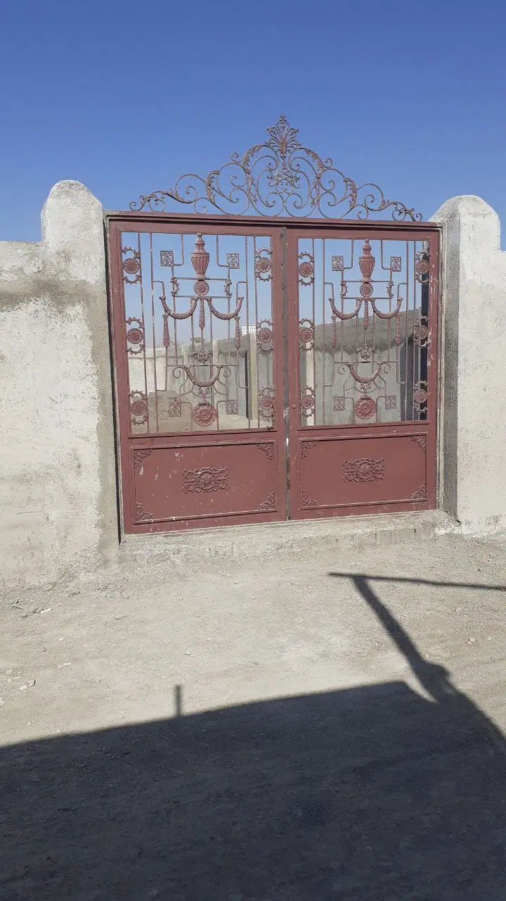 زمین چهار دیواری