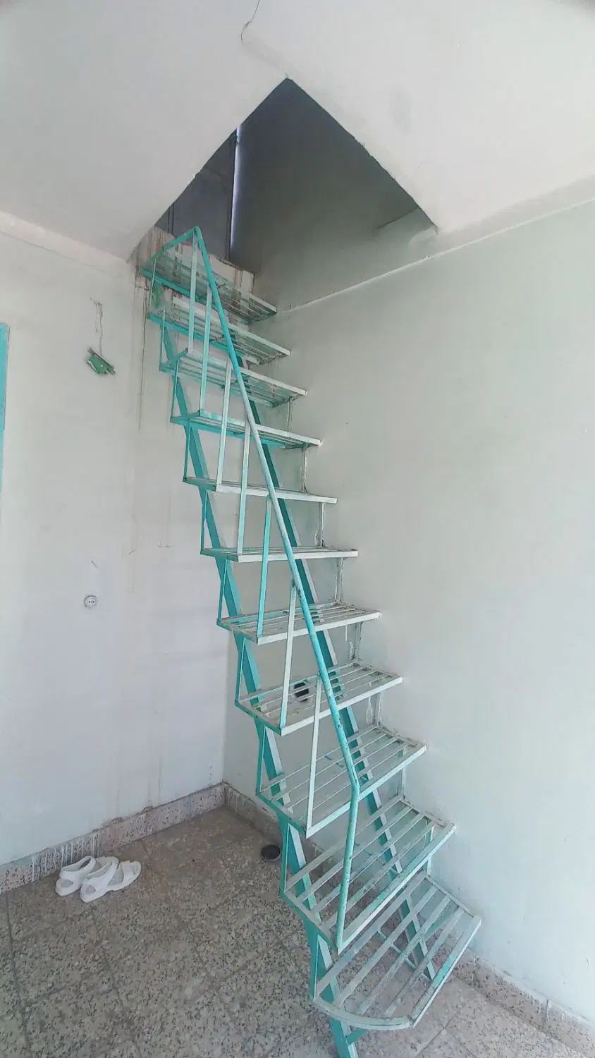 خانه ویلایی باهنر 33متراژ129