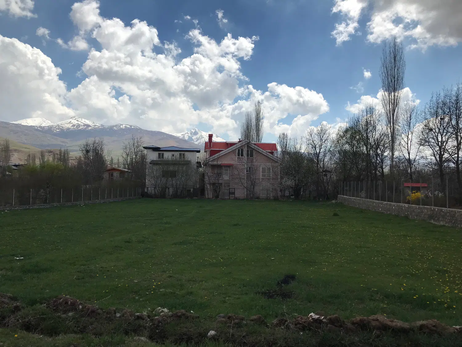 زمین ۱۰۰۰ متری طالقان