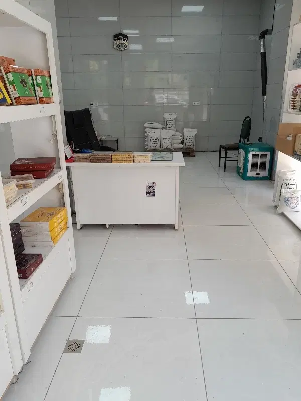 مغازه ۵۰متری بر گلستان