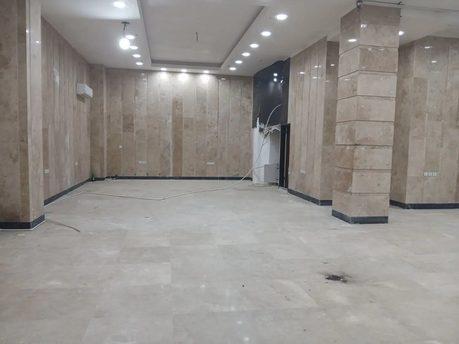 مغازه ۲۰۰متری نوساز