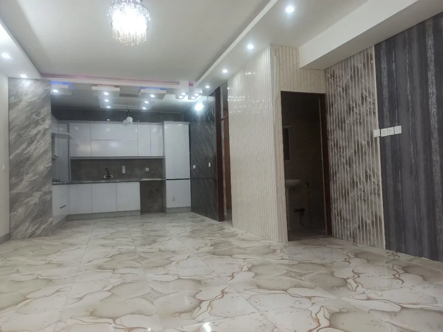 خانه مسکونی کلن دو طبقه هست