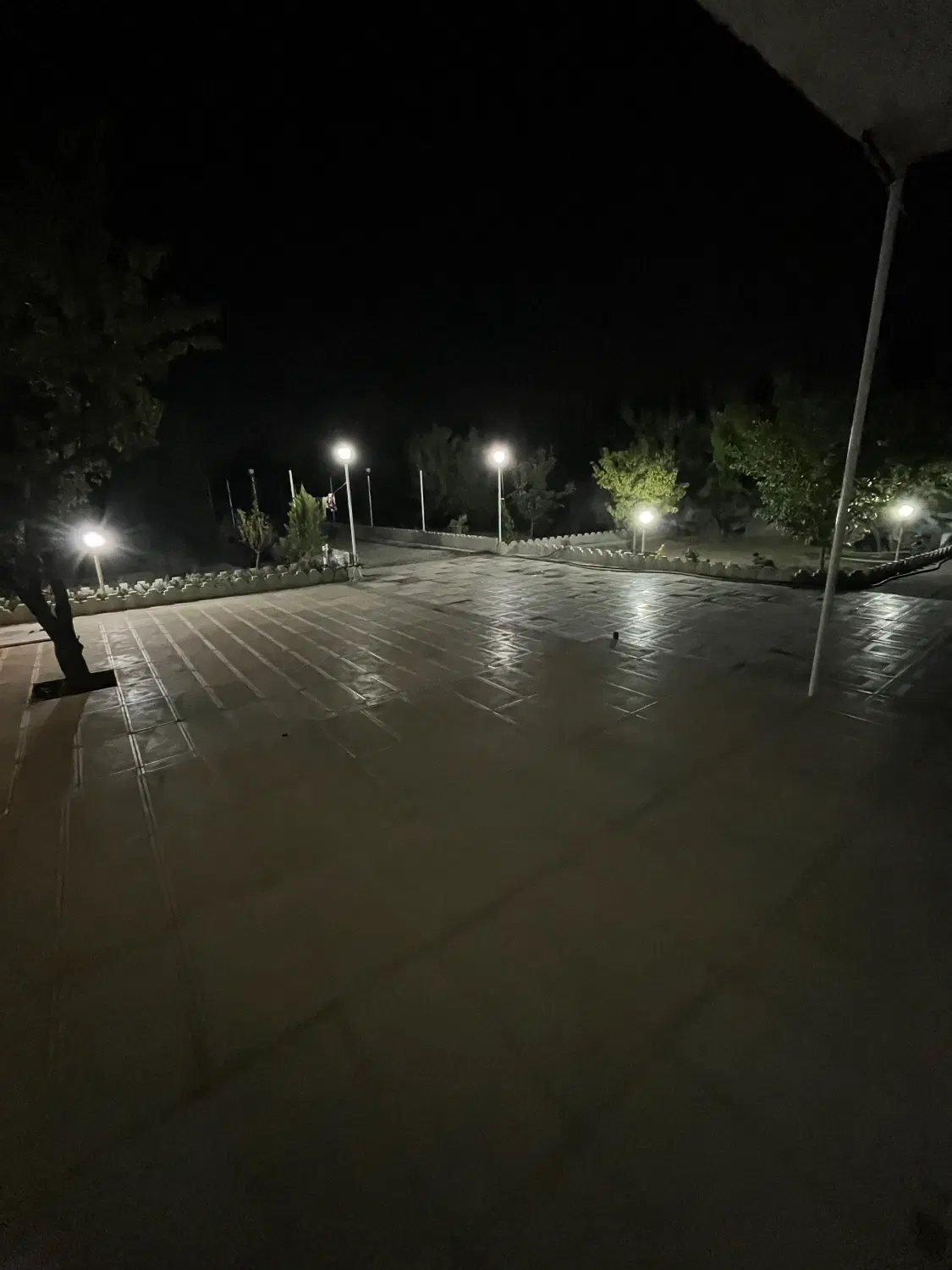 خانه باغ زیبا امام زاده