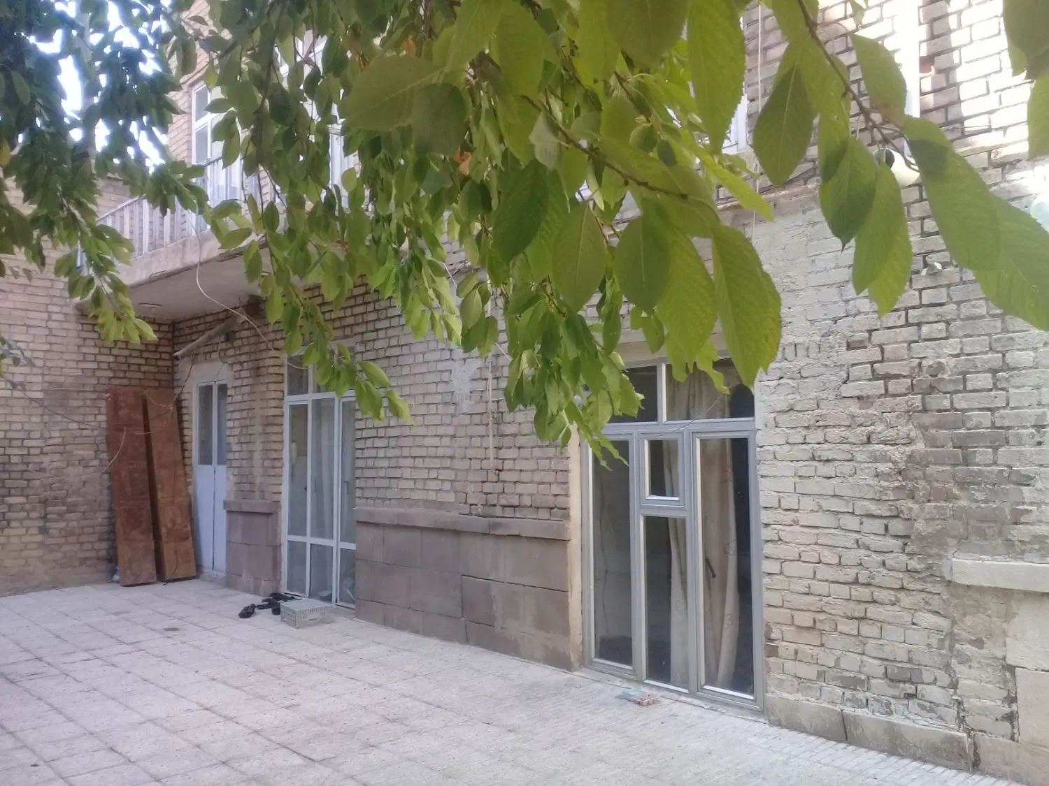 خانه کلنگی دو طبقه