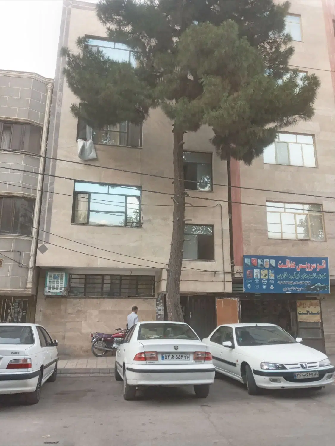 فروش ویلایی تو حاشیه وحید خیابان اصلی