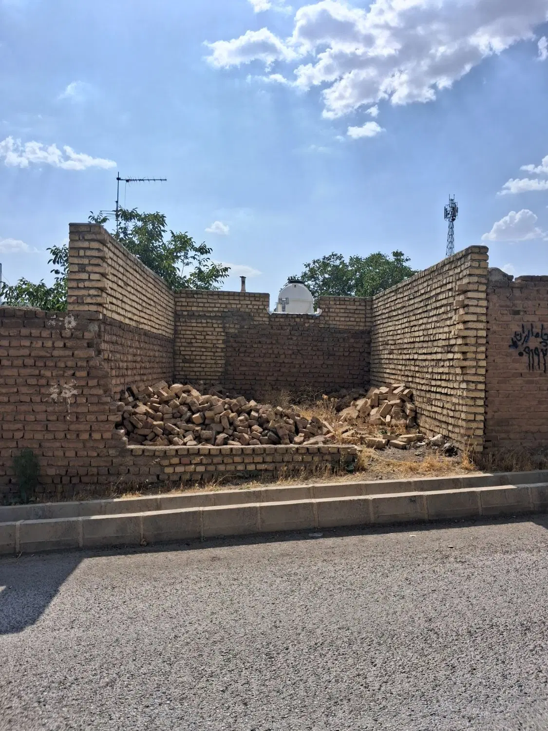 ۲۴ متر زمین تجاری در جاده طالقان شهر زیاران