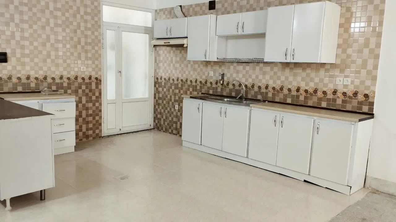 رهن واجاره زیر زمین ۹۰ متری تک خواب راه جدا صدوق