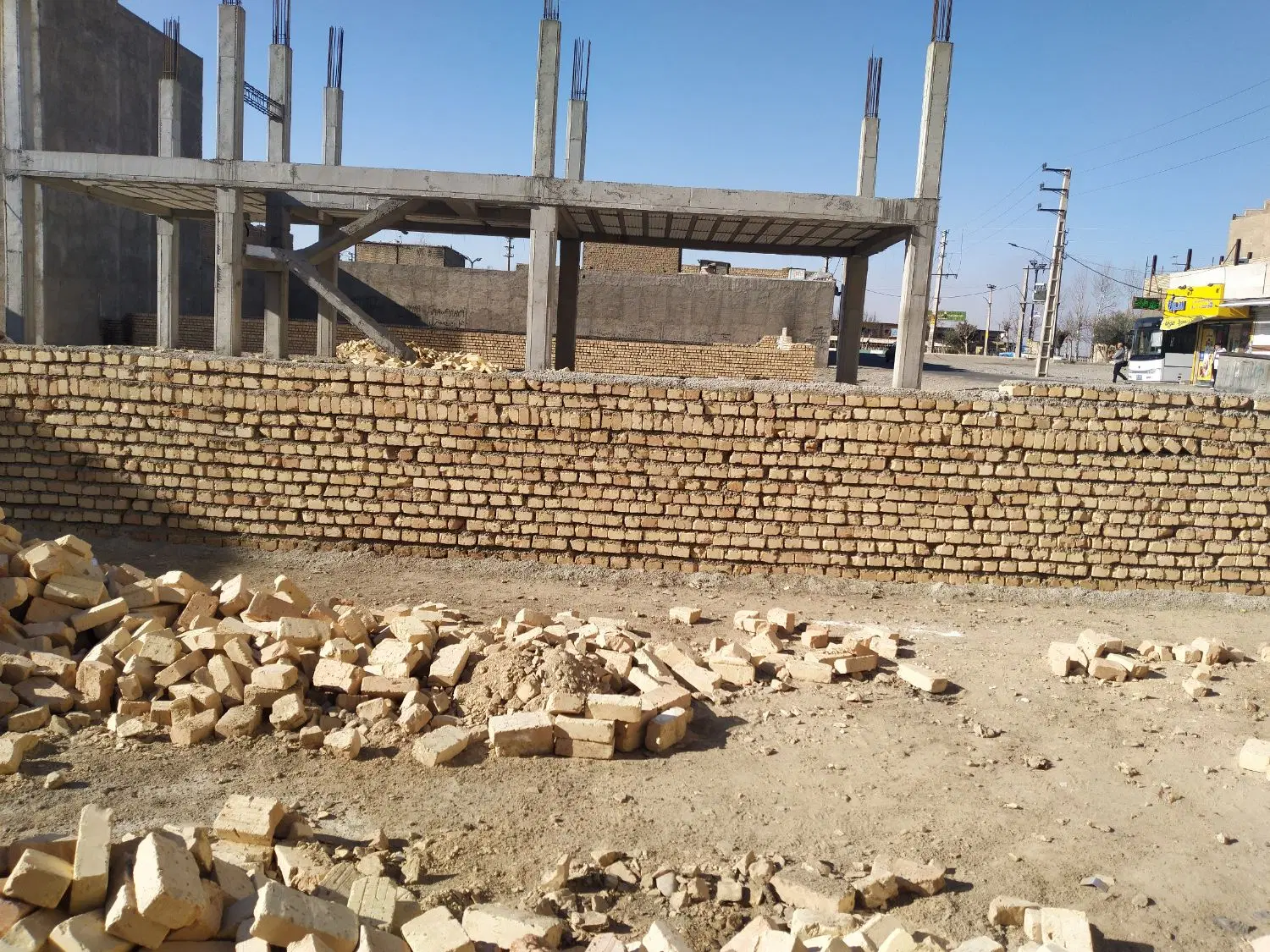 چهار دیواری با جواز